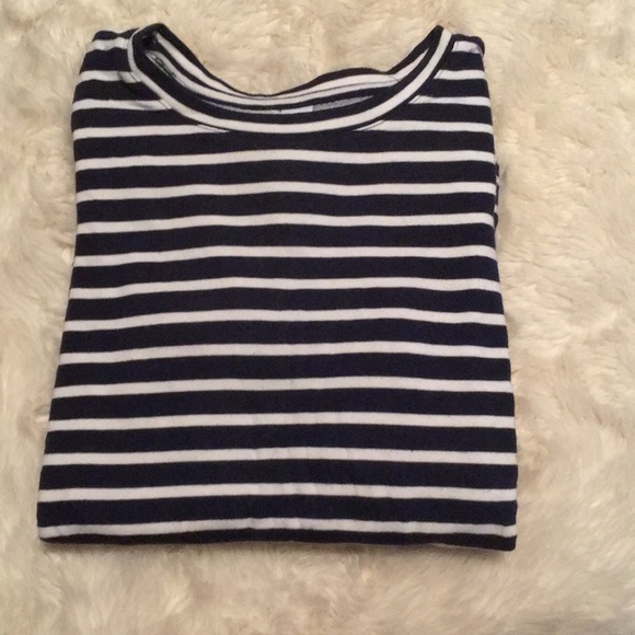 Old Navy Ruffle sleeve sweatshirt - Picture 3 of 4